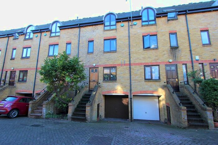 3 Bedroom Town House To Rent In Roding Mews, London E1W