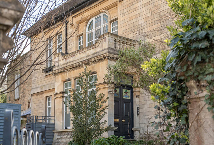 2 Bedroom Apartment For Sale In Devonshire Place, Bath, Somerset, BA2