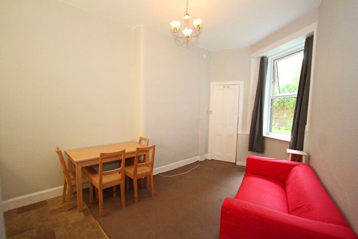 2 Bedroom Flat To Rent In Westfield Street, Gorgie, Edinburgh, EH11