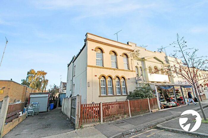 2 Bedroom Flat To Rent In Peacock Street, Gravesend, Kent, DA12