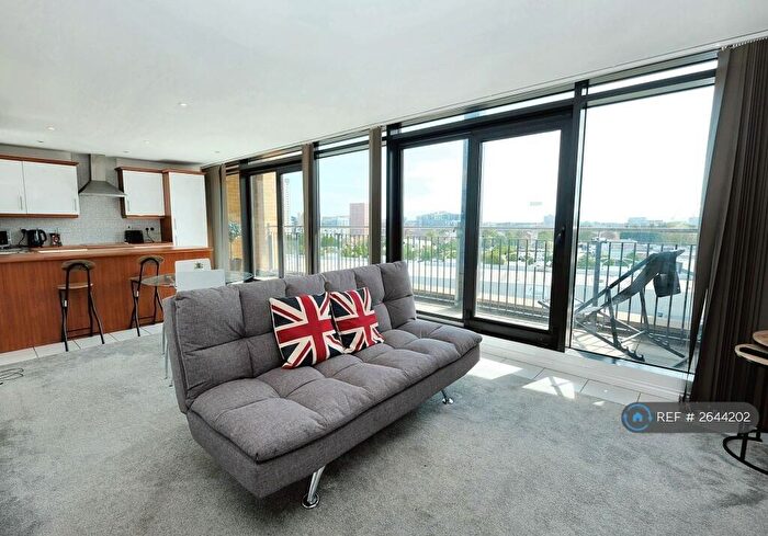 2 Bedroom Penthouse To Rent In Middlewood Street, Salford, M5