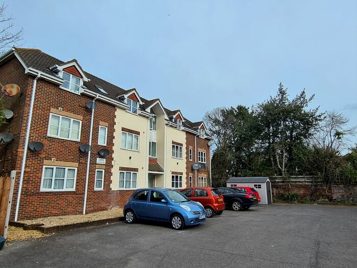 Studio To Rent In Millbrook Road East, Southampton, SO15