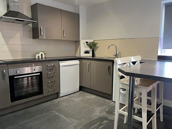 3 Bedroom Terraced House To Rent In Bed En Suite Student Flat // /, LN1
