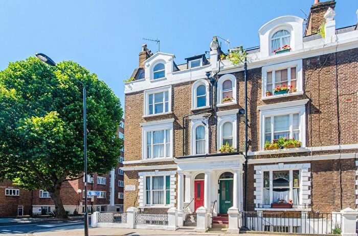 3 Bedroom Flat To Rent In Colville Road, Westbourne Grove, London, W11