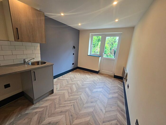 Studio To Rent In Carr Road, Northolt, UB5