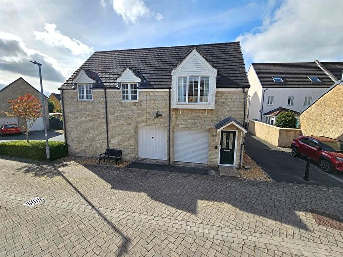 2 Bedroom Detached House For Sale In Manor Way, Tavistock, PL19