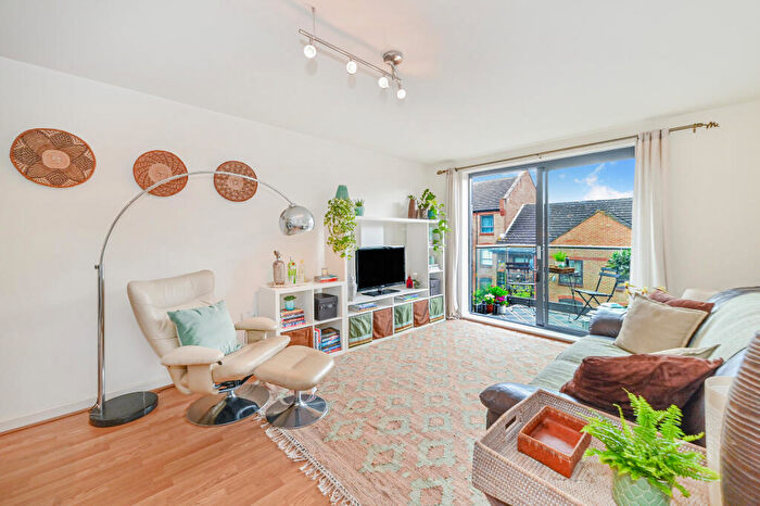 2 Bedroom Flat For Sale In Douglas Path, London, E14