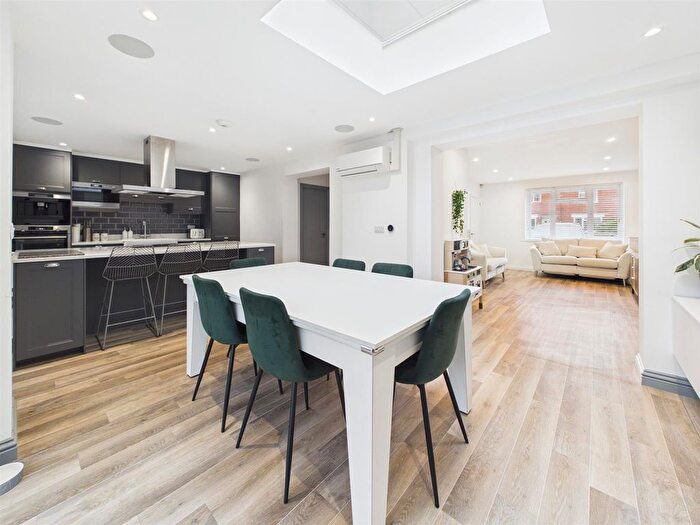 4 Bedroom Semi-Detached House For Sale In Henley Place, Gloucester, GL1