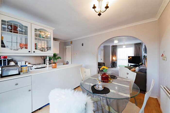 3 Bedroom Semi-Detached House For Sale In Wheeley Road, Solihull, B92