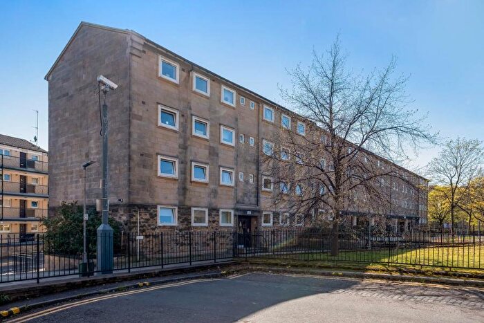 2 Bedroom Flat To Rent In Cathedral Square, City Centre, G4