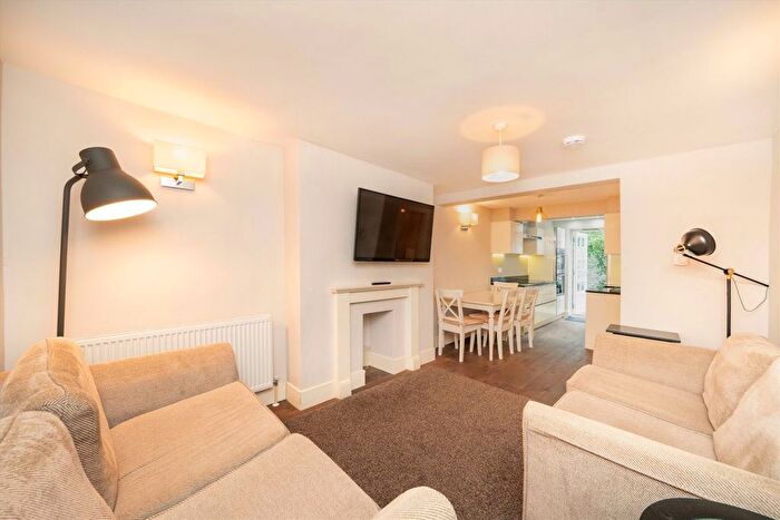2 Bedroom Flat For Sale In Winchester Street, Pimlico, SW1V