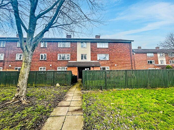 2 Bedroom Flat For Sale In Rowanberry Road, Longbenton, Newcastle Upon Tyne, NE12