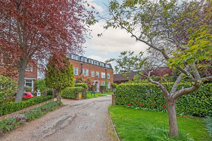 2 Bedroom Flat To Rent In Villiers Road, Kingston Upon Thames, KT1