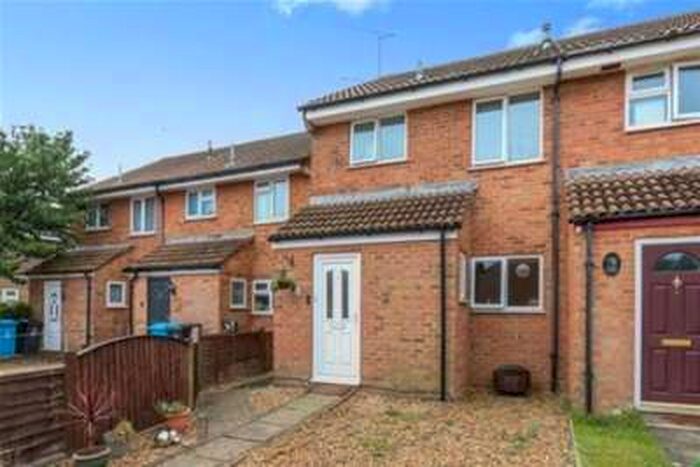 3 Bedroom House To Rent In Aspen Gardens, Parkstone, BH12