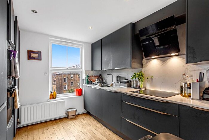 1 Bedroom Flat For Sale In Mountgrove Road, London, N5