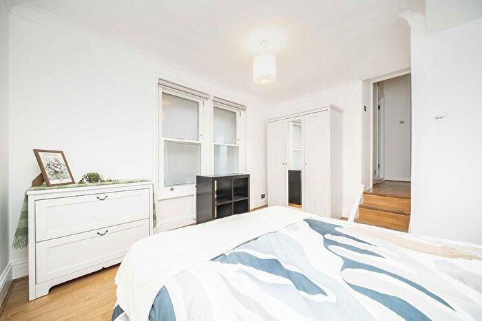 2 Bedroom Flat For Sale In West Smithfield, City Of London, EC1A