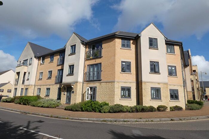 2 Bedroom Flat To Rent In Bluebell Way, Carterton, Oxon, OX18