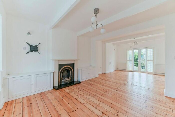 5 Bedroom Property For Sale In Downsview Road, Upper Norwood, London, SE19