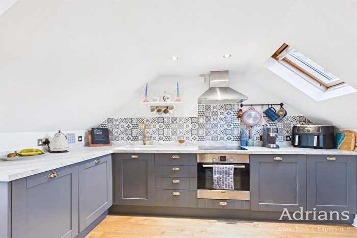 1 Bedroom Apartment For Sale In Moulsham Street, CM2