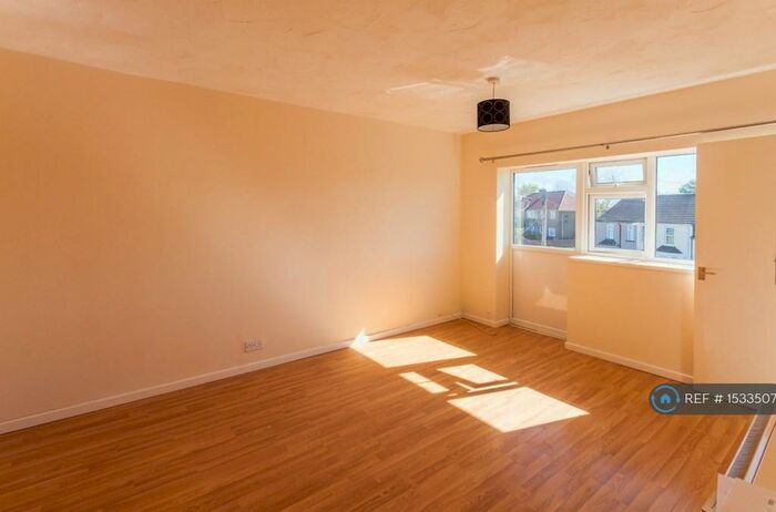 1 Bedroom Flat To Rent In Harcourt Road, Brynmawr, Wales, NP23