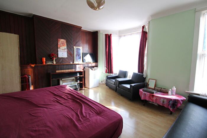 1 Bedroom Flat To Rent In Sheridan Road, Manor Park, Eastham, , , , , , In, E10