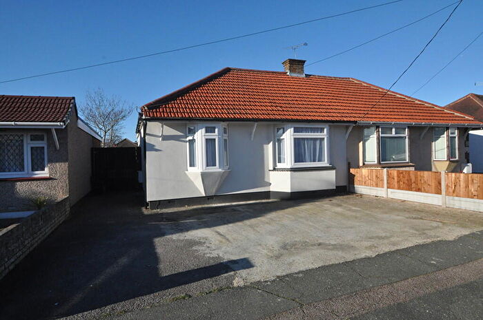 2 Bedroom Semi-Detached Bungalow To Rent In Gifford Road, Benfleet, SS7