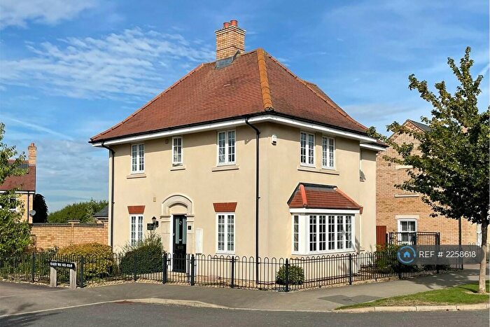 3 Bedroom Detached House To Rent In Hardy Way, Fairfield, SG5