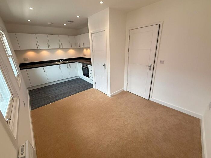1 Bedroom Flat To Rent In High Street, Reading, RG1