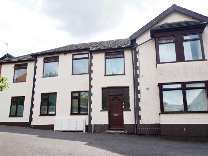 1 Bedroom Flat To Rent In Priory Avenue, High Wycombe, HP13