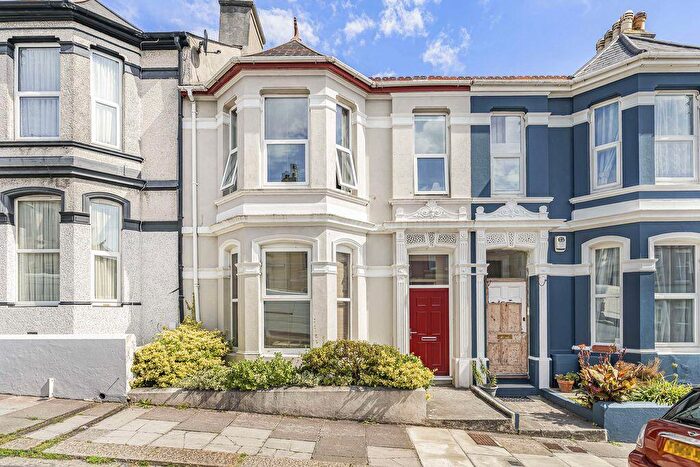 2 Bedroom Flat For Sale In Sea View Avenue, Lipson, Plymouth. Centrally Located, Ideal For First-time Buyers Seeking A Stylish Home., PL4