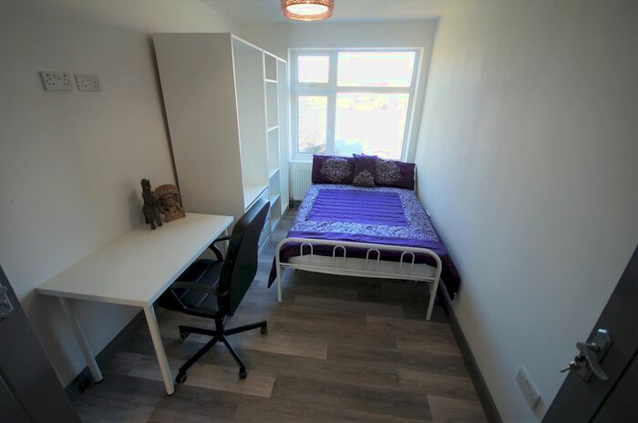 2 Bedroom Flat To Rent In Burnsall Road, Canley, Coventry, CV5