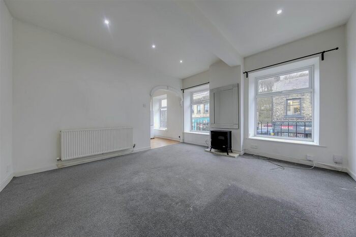 1 Bedroom Flat To Rent In Bacup Road, Waterfoot, Rossendale, BB4