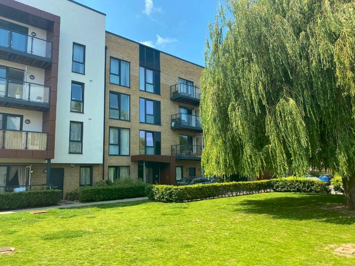 1 Bedroom Flat To Rent In Ashflower Drive, Romford, RM3