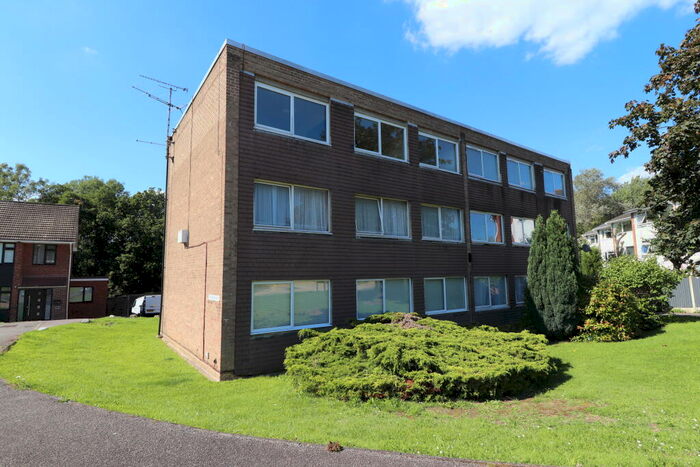 2 Bedroom Apartment To Rent In West Brentwood, CM14