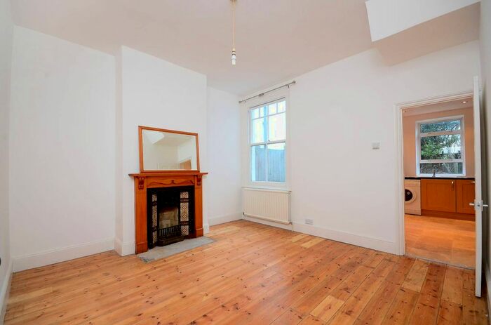 4 Bedroom Terraced House To Rent In Brudenell Road, Tooting Bec, London, SW17
