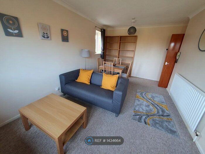 2 Bedroom Flat To Rent In Windmill Court, Newcastle Upon Tyne, NE2