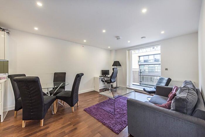 2 Bedroom Flat To Rent In Drew House, Deptford, SE8