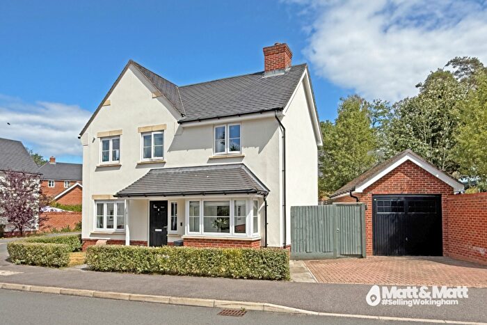 4 Bedroom Detached House For Sale In Swords Drive, Crowthorne, Berkshire, RG45