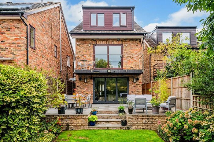 4 Bedroom Detached House For Sale In The Willows, Weybridge, KT13