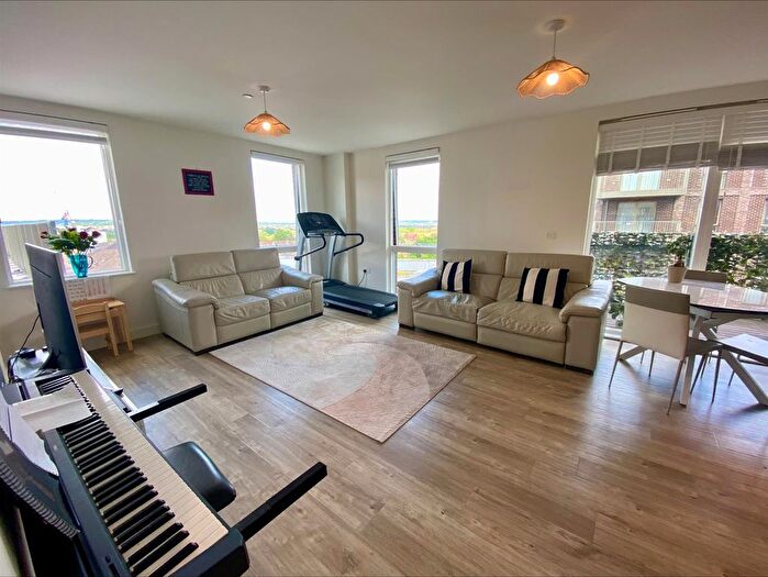 3 Bedroom Flat To Rent In Gayton Road, Harrow-On-The-Hill, Harrow, HA1