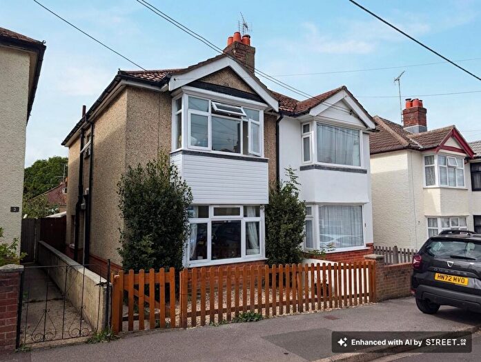 2 Bedroom Semi-Detached House To Rent In Roberts Road, Totton, SO40