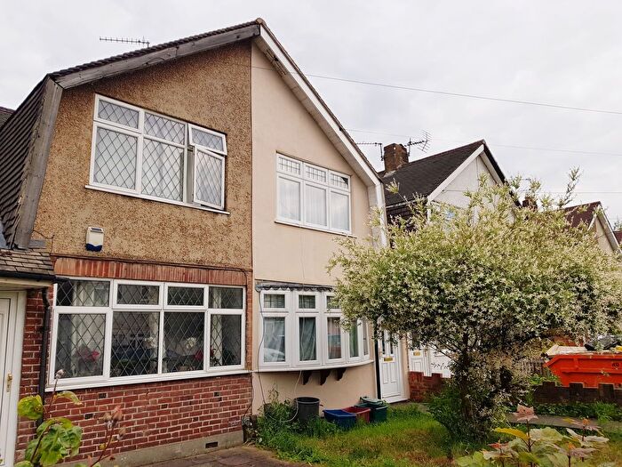 3 Bedroom Semi-Detached House To Rent In Durham Road, Feltham, TW14