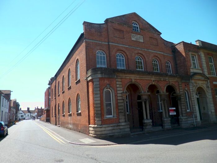 2 Bedroom Flat To Rent In King Street, Bridgwater, TA6