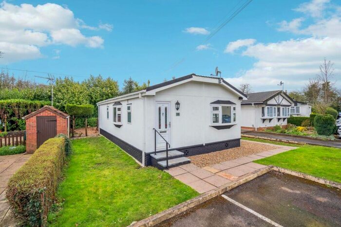 2 Bedroom Park Home For Sale In Beech Park, Chesham Road, Tring, HP23