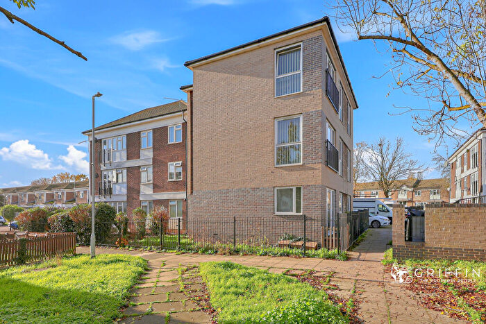 1 Bedroom Flat For Sale In North Crockerford, Basildon, SS16