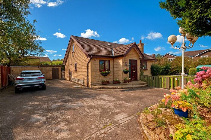 3 Bedroom Detached House For Sale In Thomas Street, Glossop, SK13