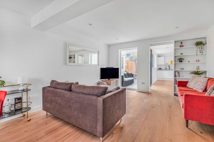 3 Bedroom Detached House To Rent In Sandilands Road, London, SW6