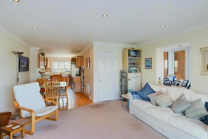 3 Bedroom Town House For Sale In Calshot Court, Ocean Village, SO14