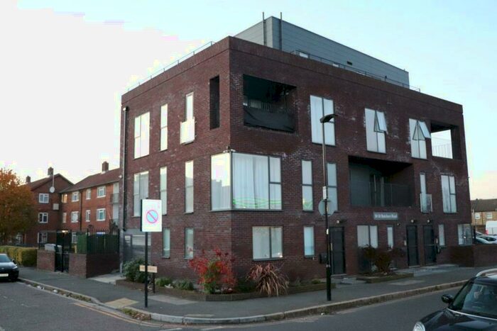 2 Bedroom Flat To Rent In Butchers Road, London, E16