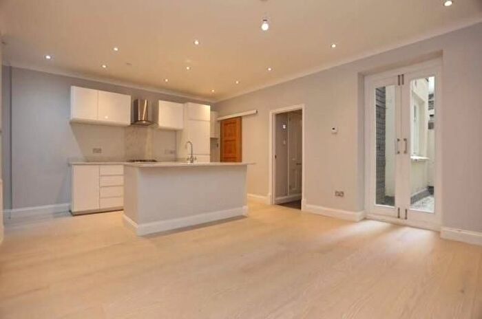 1 Bedroom Flat To Rent In Brunswick Square, Hove, BN3